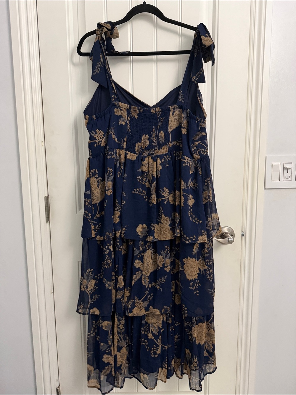 Torrid Navy Floral Tiered Sundress with Tie Straps size 1 - Picture 3 of 4